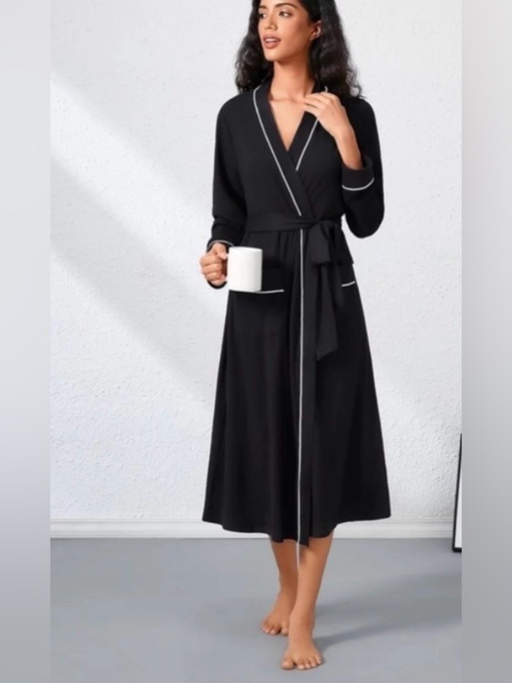 NWT Ekouaer satin Black Tie-Waist Long Robe with White Piping, size XL pockets